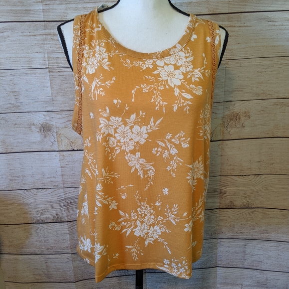 Wallflower Tops - Wallflower Top Wallflower Tops - Wallflower Top